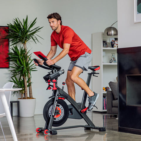 Vélo Schwinn IC4 - Fonctionne avec les applications Peloton et Zwift