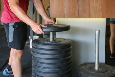 How to Pick Up the Right Plates for Your Home Gym?